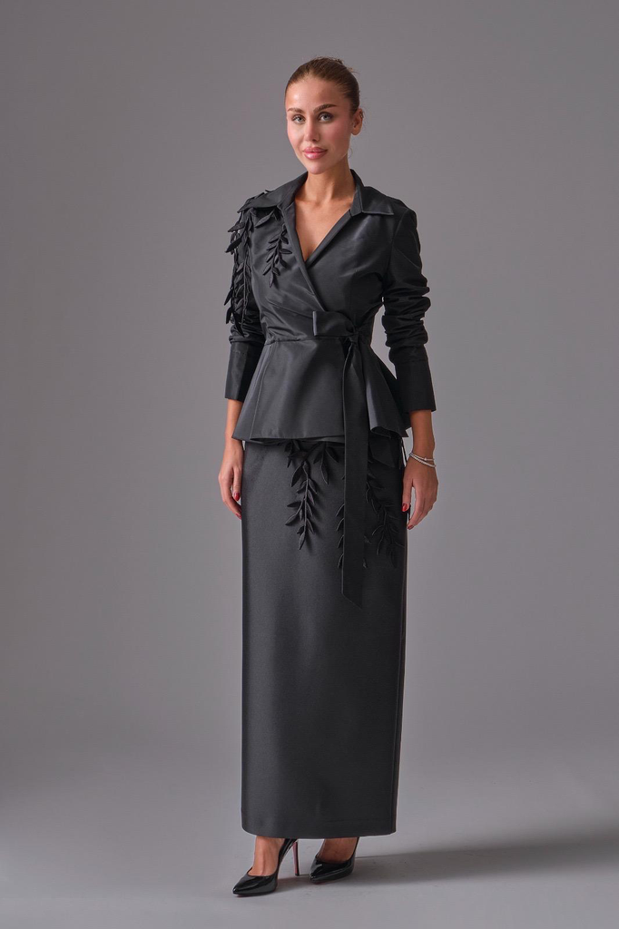 Tight Skirt with Branch Embroidery on One Side