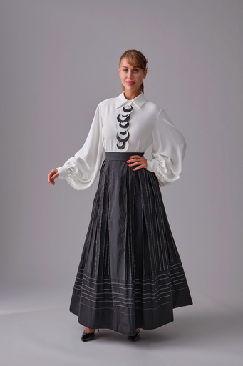 [2522030] Long Skirt with Embroidered Stitching