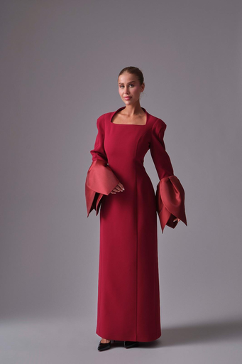 [2525001] Dress with Leaf-Shaped Sleeves