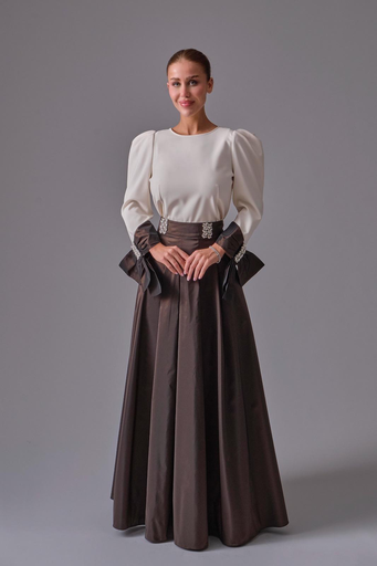 [2422011] Skirt with Embroidered Belt